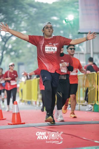 Race photo from ONE RUN 10 K