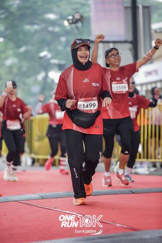 Race photo from ONE RUN 10 K
