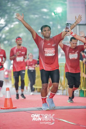 Race photo from ONE RUN 10 K