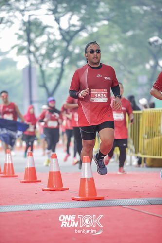 Race photo from ONE RUN 10 K
