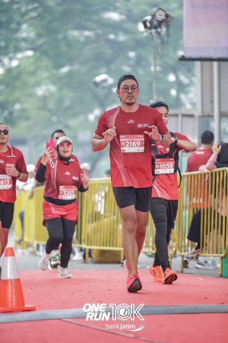 Race photo from ONE RUN 10 K