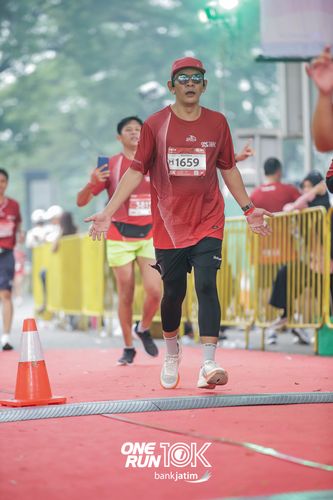 Race photo from ONE RUN 10 K