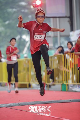 Race photo from ONE RUN 10 K