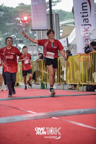 Race photo from ONE RUN 10 K