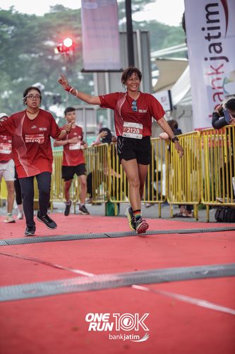 Race photo from ONE RUN 10 K