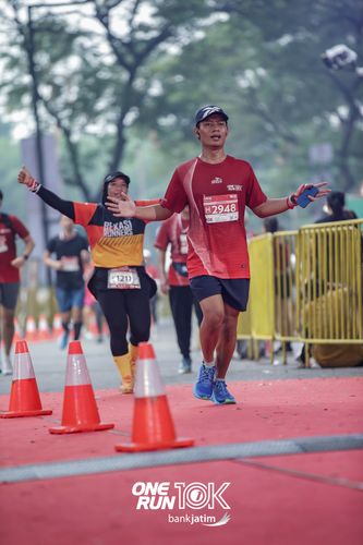 Race photo from ONE RUN 10 K