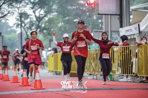 Race photo from ONE RUN 10 K