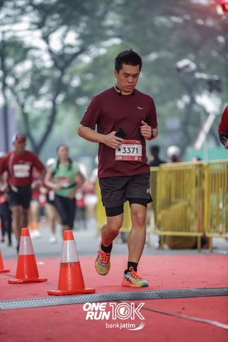 Race photo from ONE RUN 10 K
