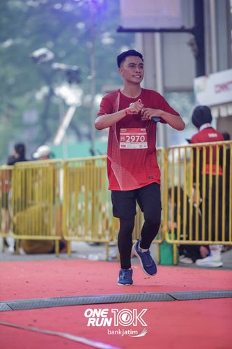 Race photo from ONE RUN 10 K