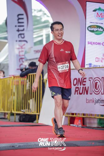 Race photo from ONE RUN 10 K
