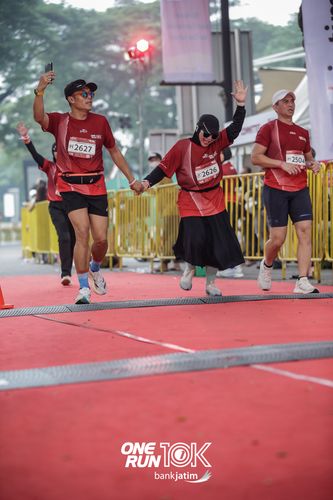 Race photo from ONE RUN 10 K