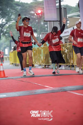 Race photo from ONE RUN 10 K