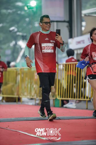 Race photo from ONE RUN 10 K