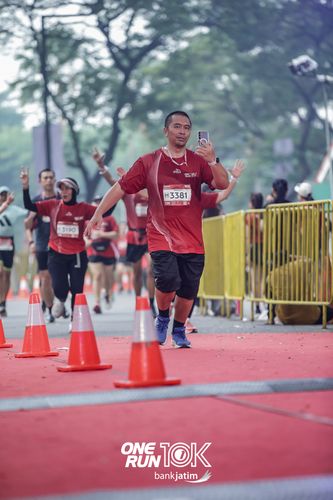 Race photo from ONE RUN 10 K