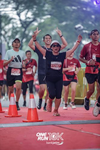 Race photo from ONE RUN 10 K
