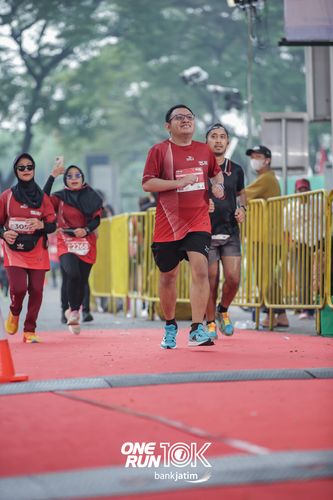 Race photo from ONE RUN 10 K