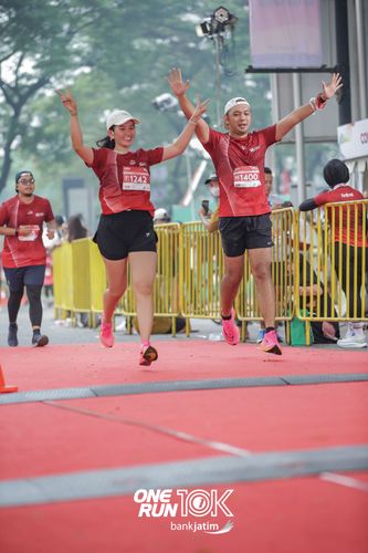 Race photo from ONE RUN 10 K