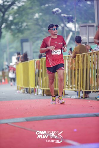 Race photo from ONE RUN 10 K