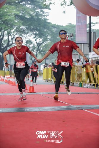 Race photo from ONE RUN 10 K