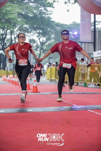 Race photo from ONE RUN 10 K
