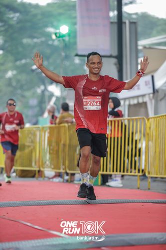 Race photo from ONE RUN 10 K