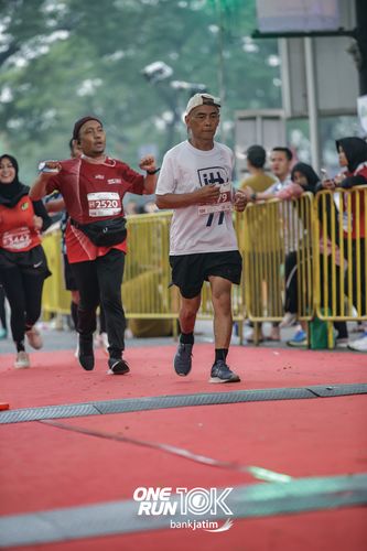 Race photo from ONE RUN 10 K