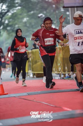 Race photo from ONE RUN 10 K