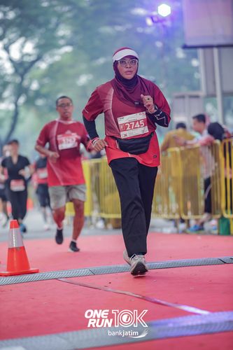 Race photo from ONE RUN 10 K