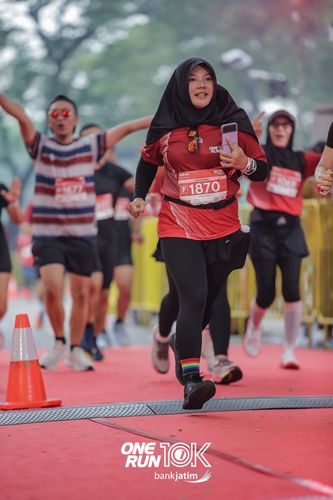 Race photo from ONE RUN 10 K