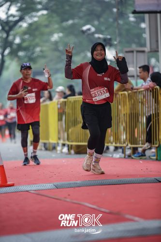 Race photo from ONE RUN 10 K