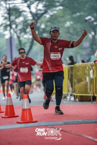 Race photo from ONE RUN 10 K