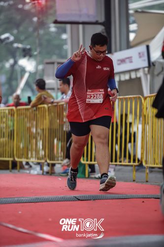 Race photo from ONE RUN 10 K