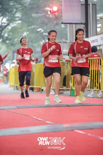 Race photo from ONE RUN 10 K