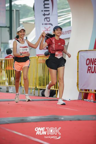 Race photo from ONE RUN 10 K