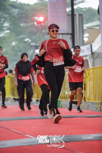 Race photo from ONE RUN 10 K