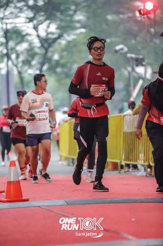 Race photo from ONE RUN 10 K