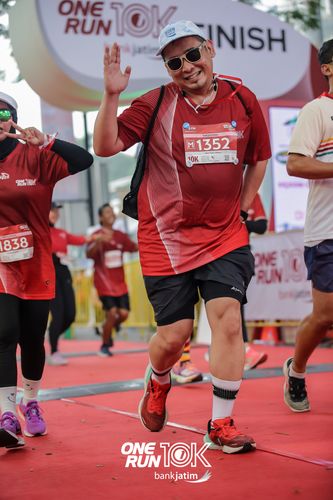 Race photo from ONE RUN 10 K