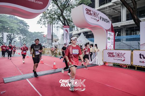 Race photo from ONE RUN 10 K