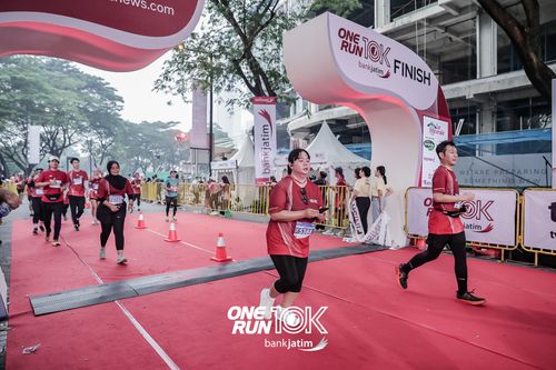 Race photo from ONE RUN 10 K