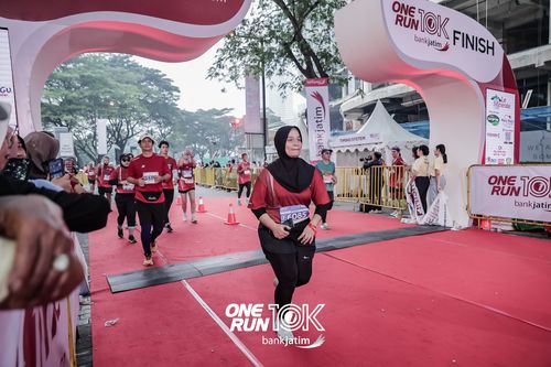 Race photo from ONE RUN 10 K