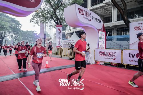 Race photo from ONE RUN 10 K