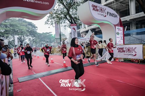 Race photo from ONE RUN 10 K