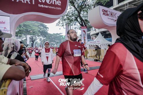 Race photo from ONE RUN 10 K