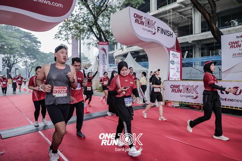Race photo from ONE RUN 10 K