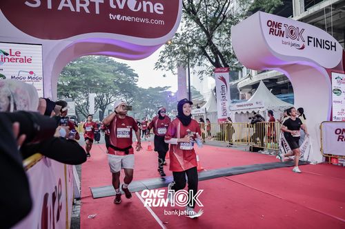 Race photo from ONE RUN 10 K