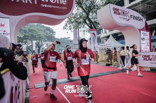 Race photo from ONE RUN 10 K
