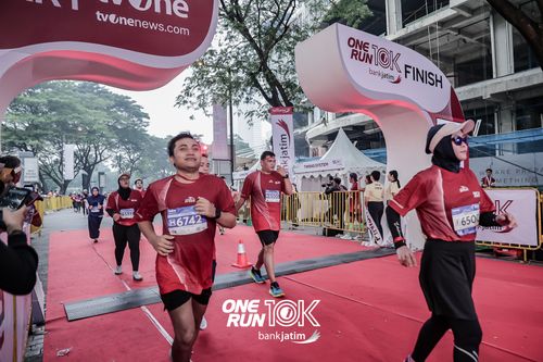 Race photo from ONE RUN 10 K