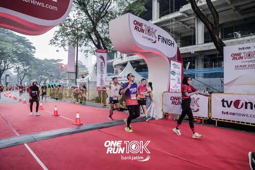 Race photo from ONE RUN 10 K