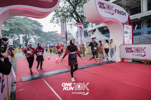 Race photo from ONE RUN 10 K