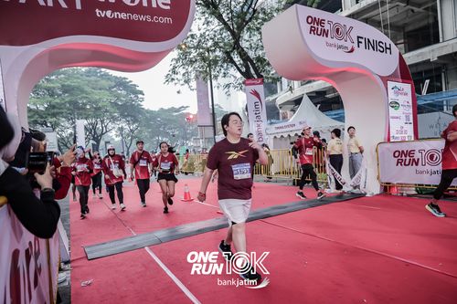 Race photo from ONE RUN 10 K